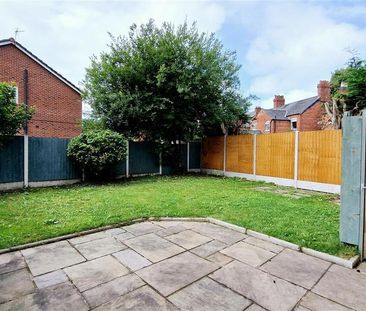 3 bedroom semi-detached house to rent - Photo 4