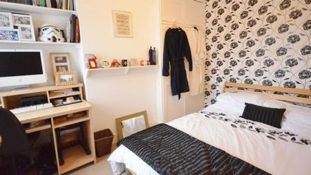 2 Bed Terraced House, Newport Road, RG1 - Photo 4