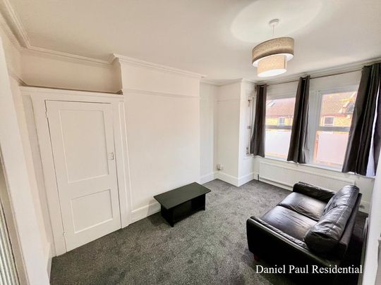 2 bedroom maisonette to rent - Photo 1