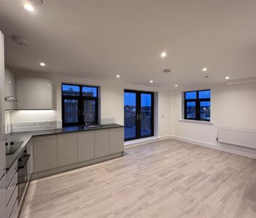 Sloane House - Photo 5