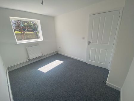 Bradshaw Road, Chichester - Photo 2