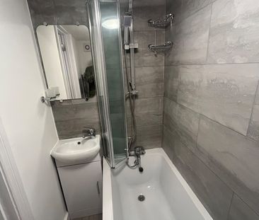 1 Bed Flat, Viaduct Road, BN1 - Photo 3