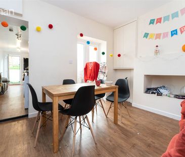 6 bedroom terraced house to rent - Photo 2