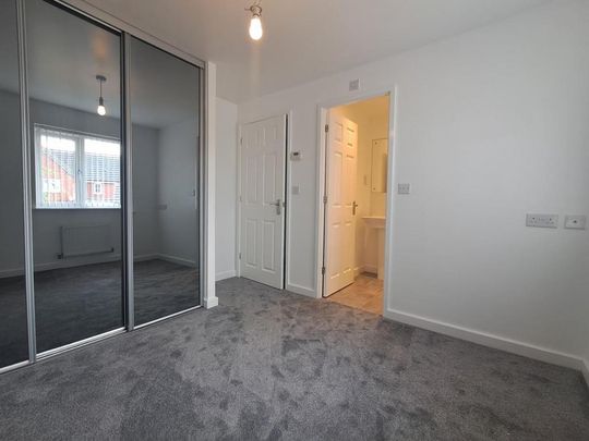 4 bedroom detached house to rent - Photo 1