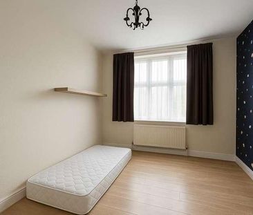 St. Margarets Road, Edgware, HA8 - Photo 1