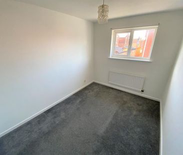 3 bedroom terraced house to rent - Photo 6