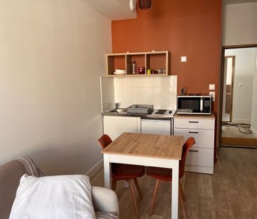 Location Appartement 1 pièce 18m² RUELLE SUR TOUVRE 16600 - Photo 2