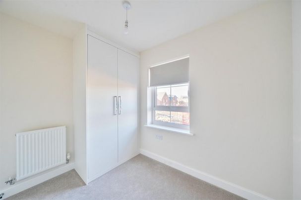 4 bedroom detached house to rent - Photo 1