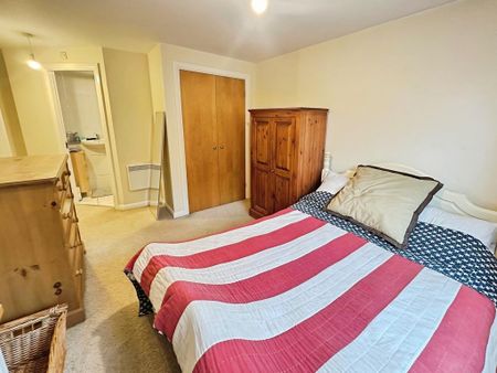 2 bedroom flat to rent - Photo 4