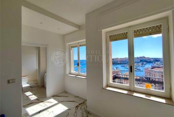 Appartamento con vista mare