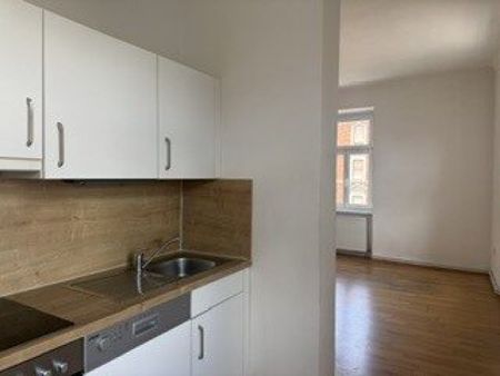 Klein, fein und möbliert: Charmante, lichtdurchflutete 1 Zimmer-Wohnung in zentraler Lage: geräumige 1 Zimmerwohnung, gute Küchen- und Badausstattung, modern saniert und möbliert! - Foto 4