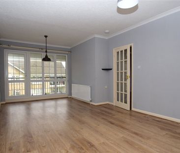 2 bed apartment to rent in The Glade, Scarborough, YO11 - Photo 4