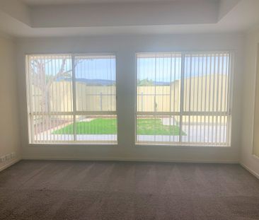 Stunning Large 4 Bedroom Family Home - Photo 4