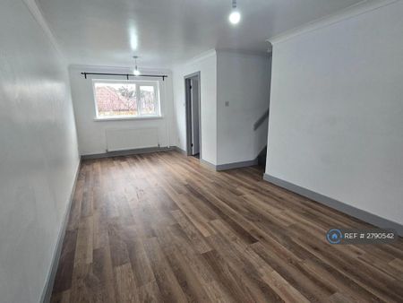 3 bedroom detached house to rent - Photo 2