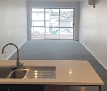 Modern, well kept two bedroom apartment - Photo 2