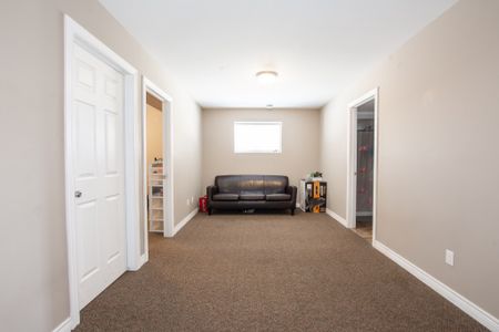 **ALL INCLUSIVE** STUDENT ROOM FOR RENT IN WELLAND!! - Photo 2