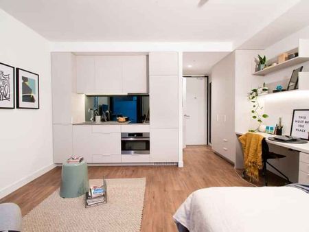 Executive Studio CBD View - Photo 4