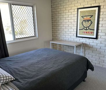 3 Bedroom Townhouse in Shelly Beach - Photo 4