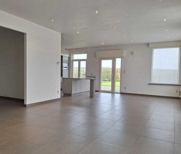 Vrijstaande woning met tuin, garage en 2 slpk - Foto 1