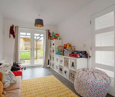 5 bedroom detached house to rent - Photo 2