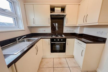 2 bedroom flat to rent - Photo 3