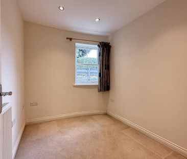 2 bedroom ground floor flat to rent - Photo 5