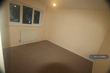 2 bedroom maisonette to rent - Photo 5