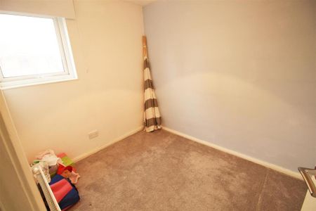 2 bedroom semi-detached house to rent - Photo 4
