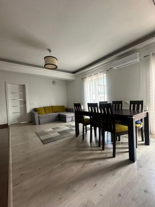 Apartament la vila de 4 camere 90 mp, curte comuna Zona Muze - Photo 1