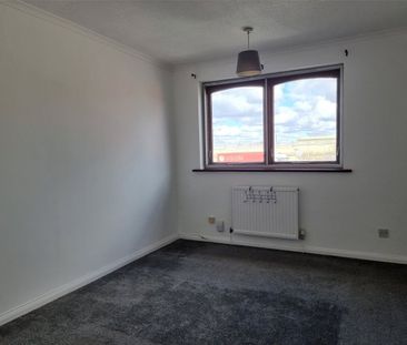 Crest View, Nottingham, Nottinghamshire, NG5 - Photo 2