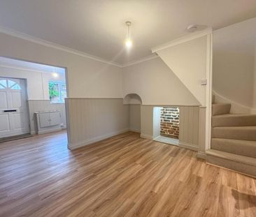 2 bedroom end of terrace house to rent - Photo 1