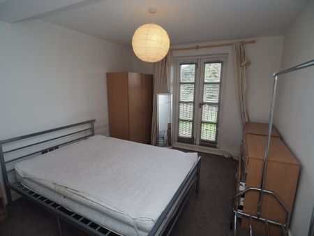 2 bedroom to let - Photo 5