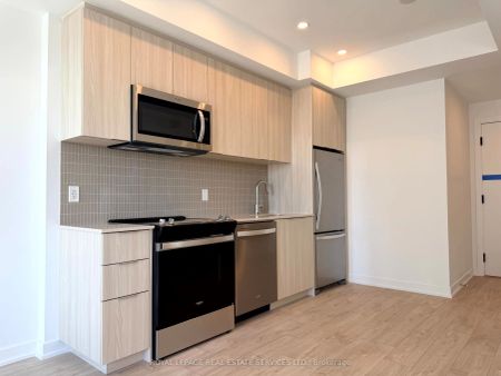 750 WHITLOCK Avenue #404 - Photo 3
