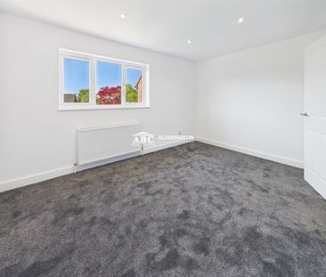 Britten Close, WD6 3HT, Borehamwood - Photo 4