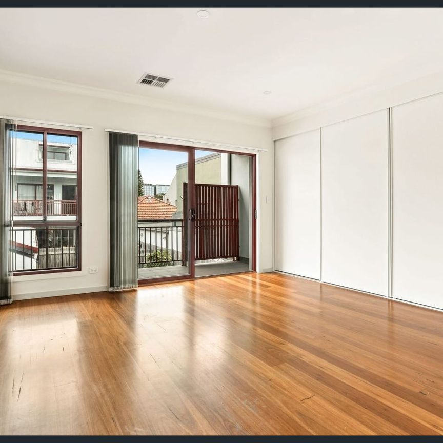 Spacious Home with a Large Outdoor Entertaining Area - Photo 1