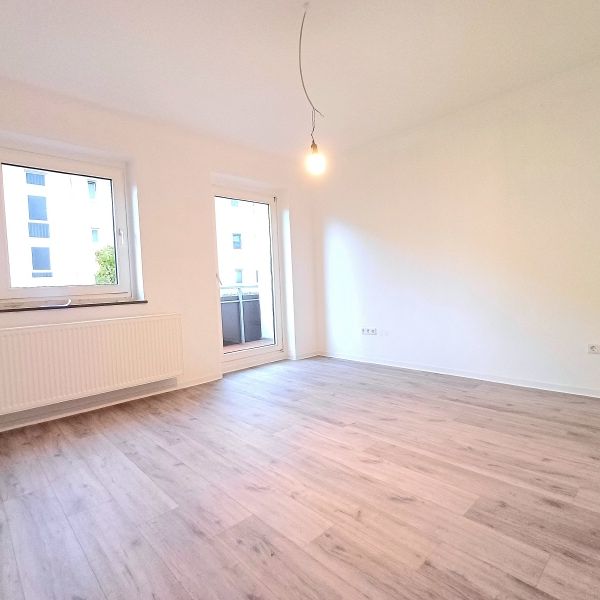 Kernsaniert! 3-Zimmer-Wohnung mit Balkon - Photo 1