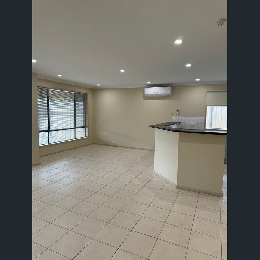 Spacious 3 Bedroom Home - Photo 1