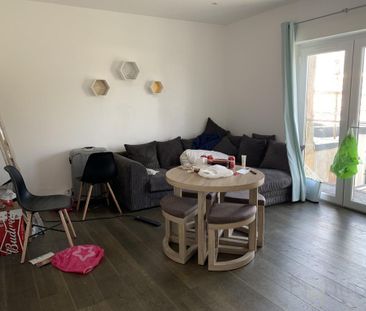 3 bedroom flat to rent - Photo 5