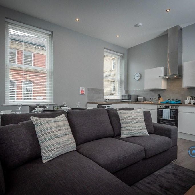 2 bedroom flat to rent - Photo 1