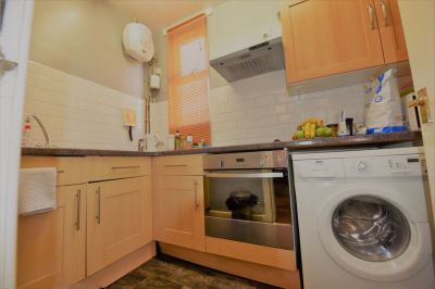 1 bedroom Studio in Flat 5, Leeds - Photo 3