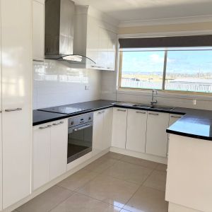 Modern Living - Photo 2