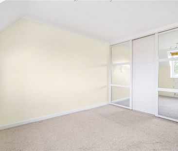 Good size three bedroom semi detached house with garden and drivewa... - Photo 6