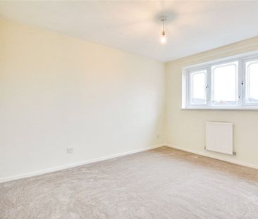 A three bedroom detached family home with an integrated garage and ... - Photo 6