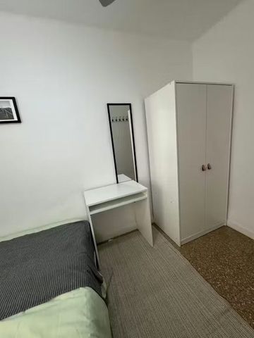 Carrer de Juan Castelló, Valencia, Valencian Community 46009 - Photo 3