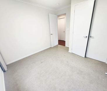 Designer Family Residence | 4 Bedrooms + Media Room | Ducted Air | ... - Photo 2