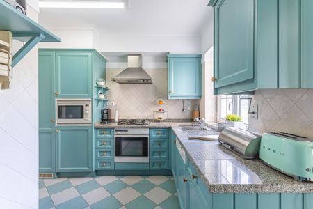 Beautiful two bedroom apartment set in a small block of apartments and located in the exclusive development of Quinta Patino - Photo 3