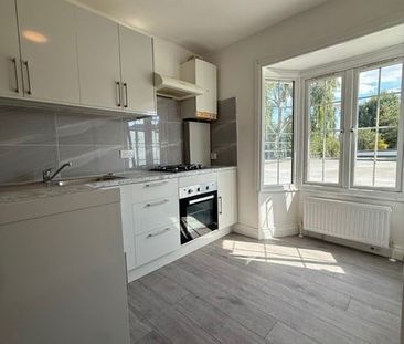 1 Bed Flat, Easthill, SW18 - Photo 3