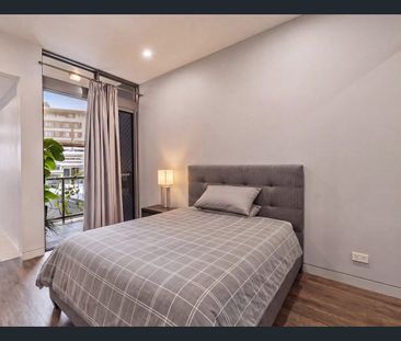 Stylish unit in superb location - Photo 3