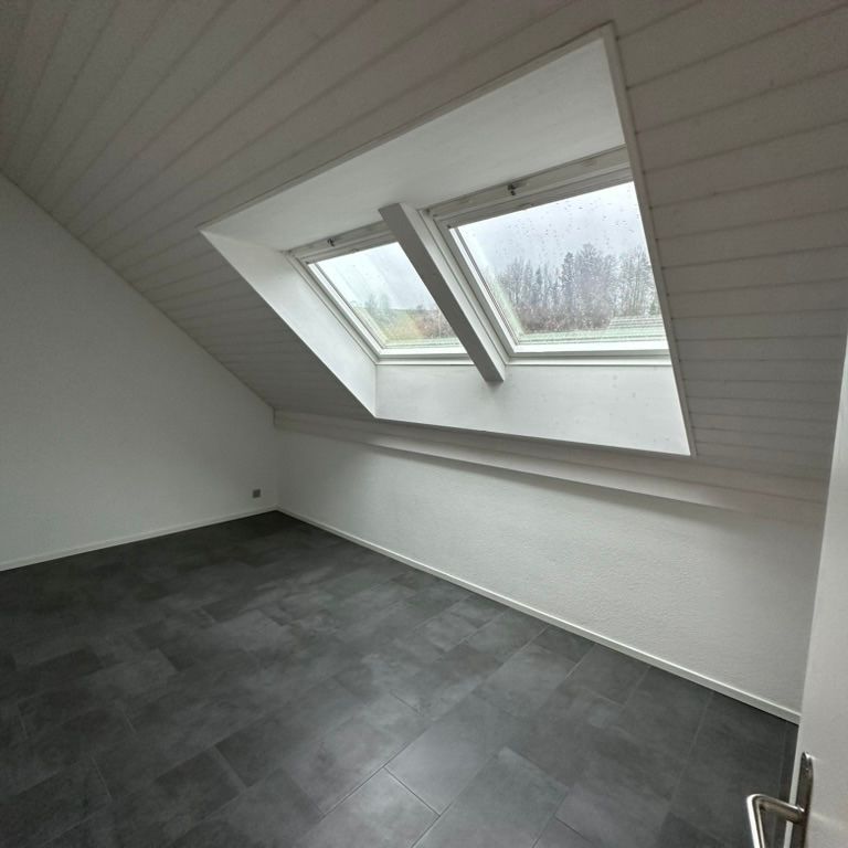 Grosszügige Dachwohnung mit Liftzugang - Foto 1