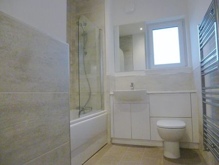 2 bedroom ground floor flat to rent - Photo 5